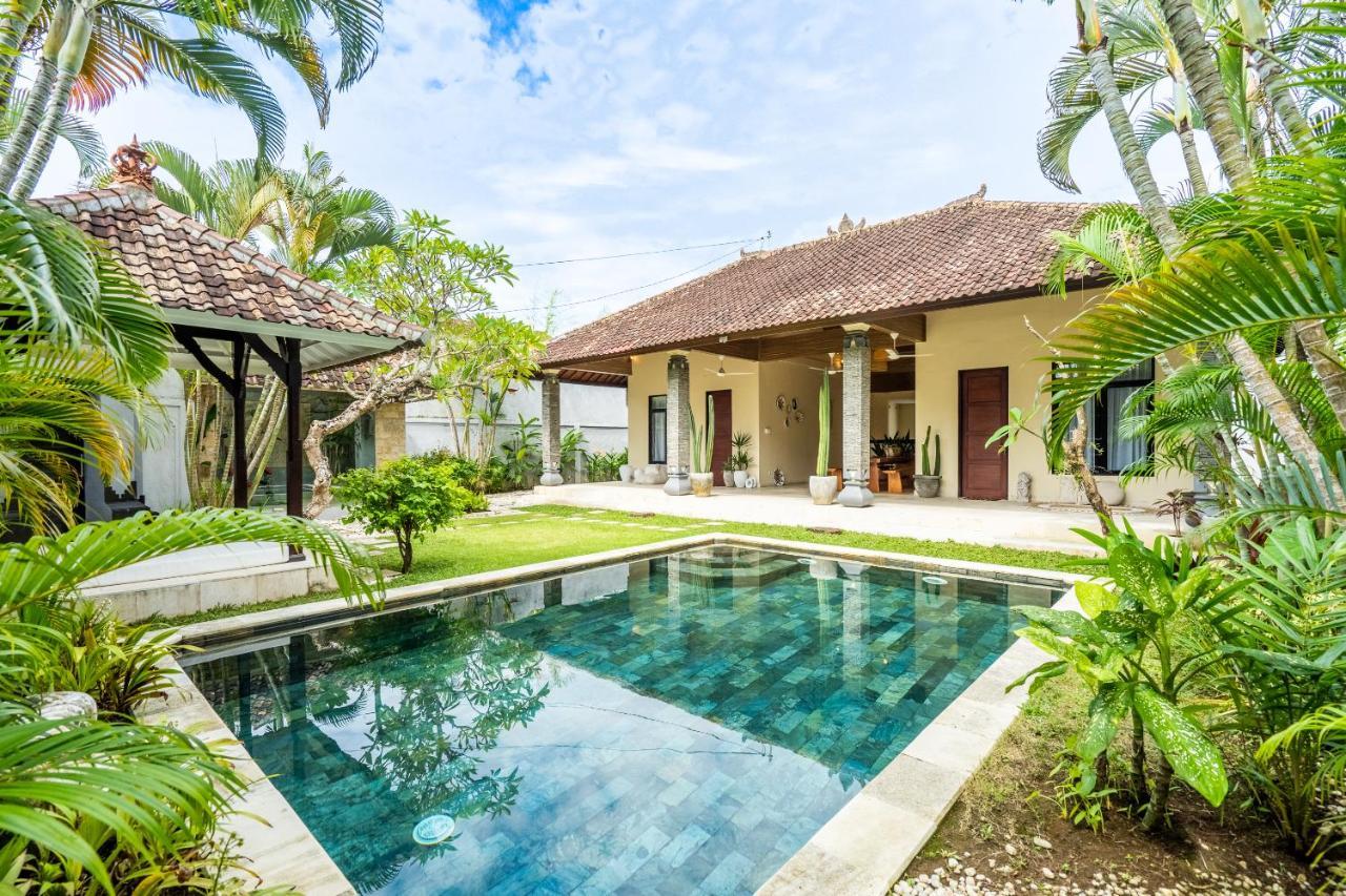 Villa Damai Oasis In The Heart Of Seminyak Ngoại thất bức ảnh